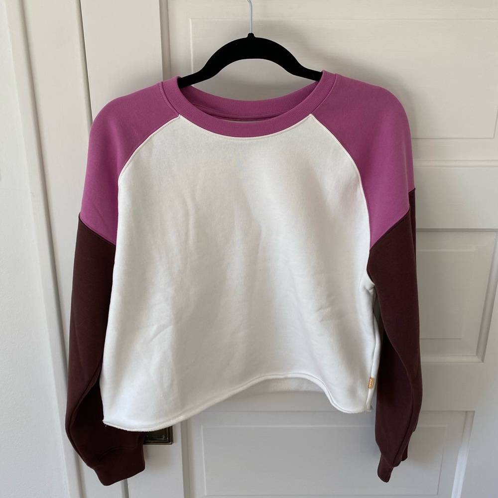Levi’s Medium Cropped Sweatshirt